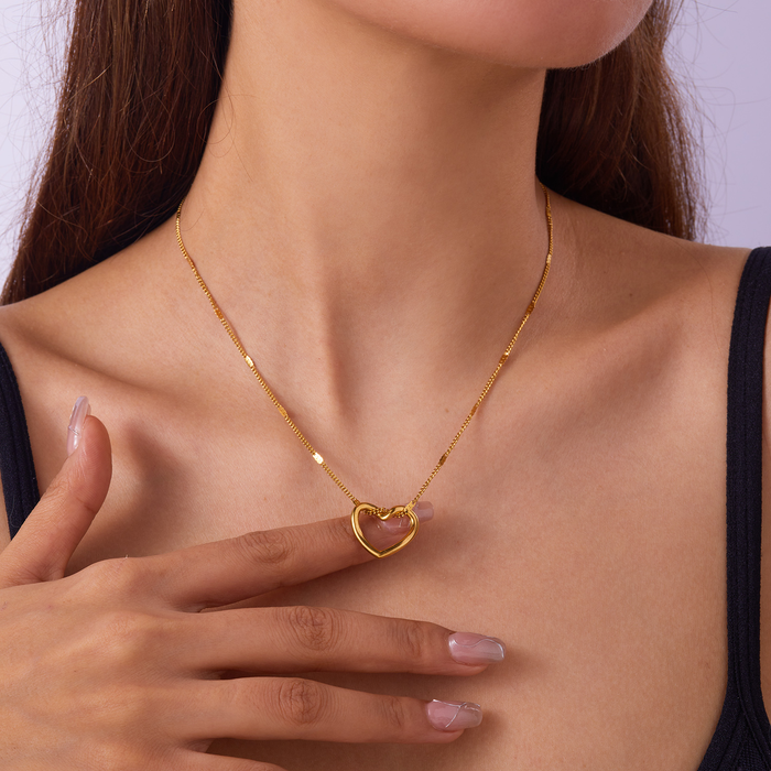 Pack of 18K PVD Gold Stainless Steel Minimalism Heart Necklace Simple Heart Pendant Fashion Thin Chain Necklace & Colorful Heart Bracelet