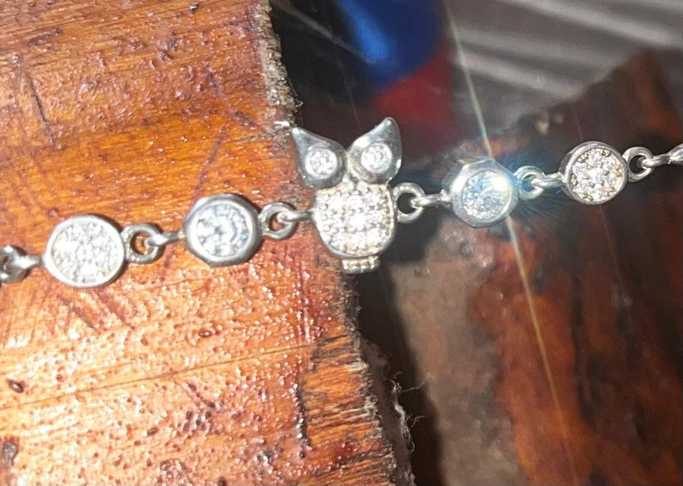 Elegant 925 Sterling Silver Shimmery Owl Bracelet