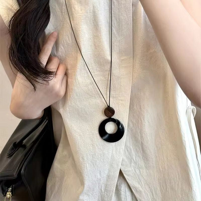 Hollow Resin Circle Long Geometric Resin Beads Pendant Necklace for Women
