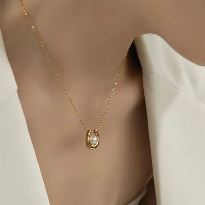 18K PVD Gold Plated U-Shaped Pearl Pendant Necklace for Women