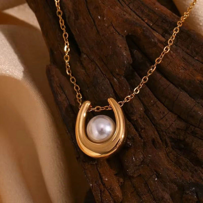 18K PVD Gold Plated U-Shaped Pearl Pendant Necklace for Women