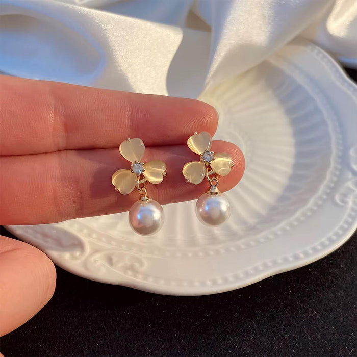 Pack of Sweet Temperament Clover Cat Eye Stone Earrings & Simple and Round Pearl Pendant Stud Earrings